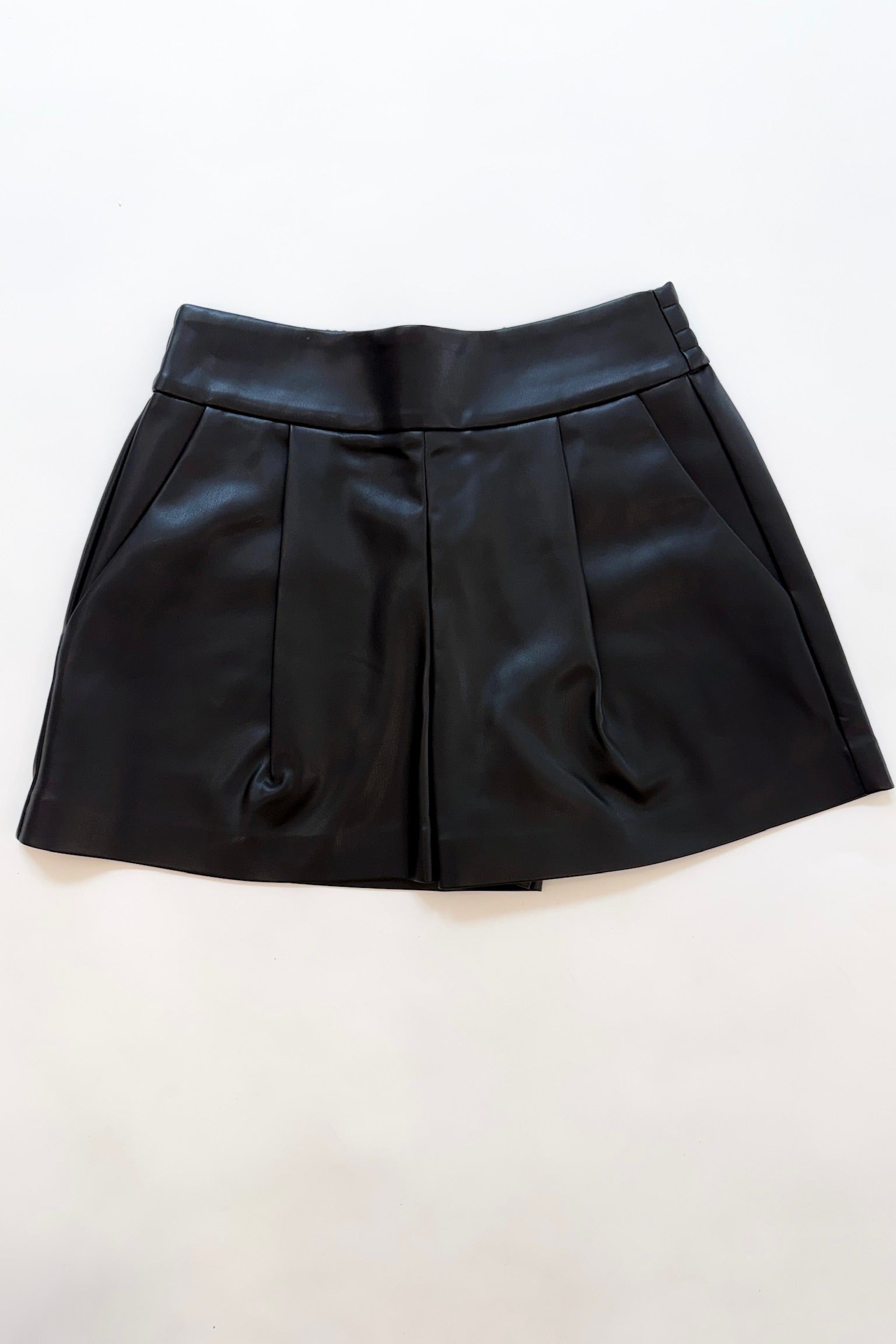 Faux Leather Pleated Short Black