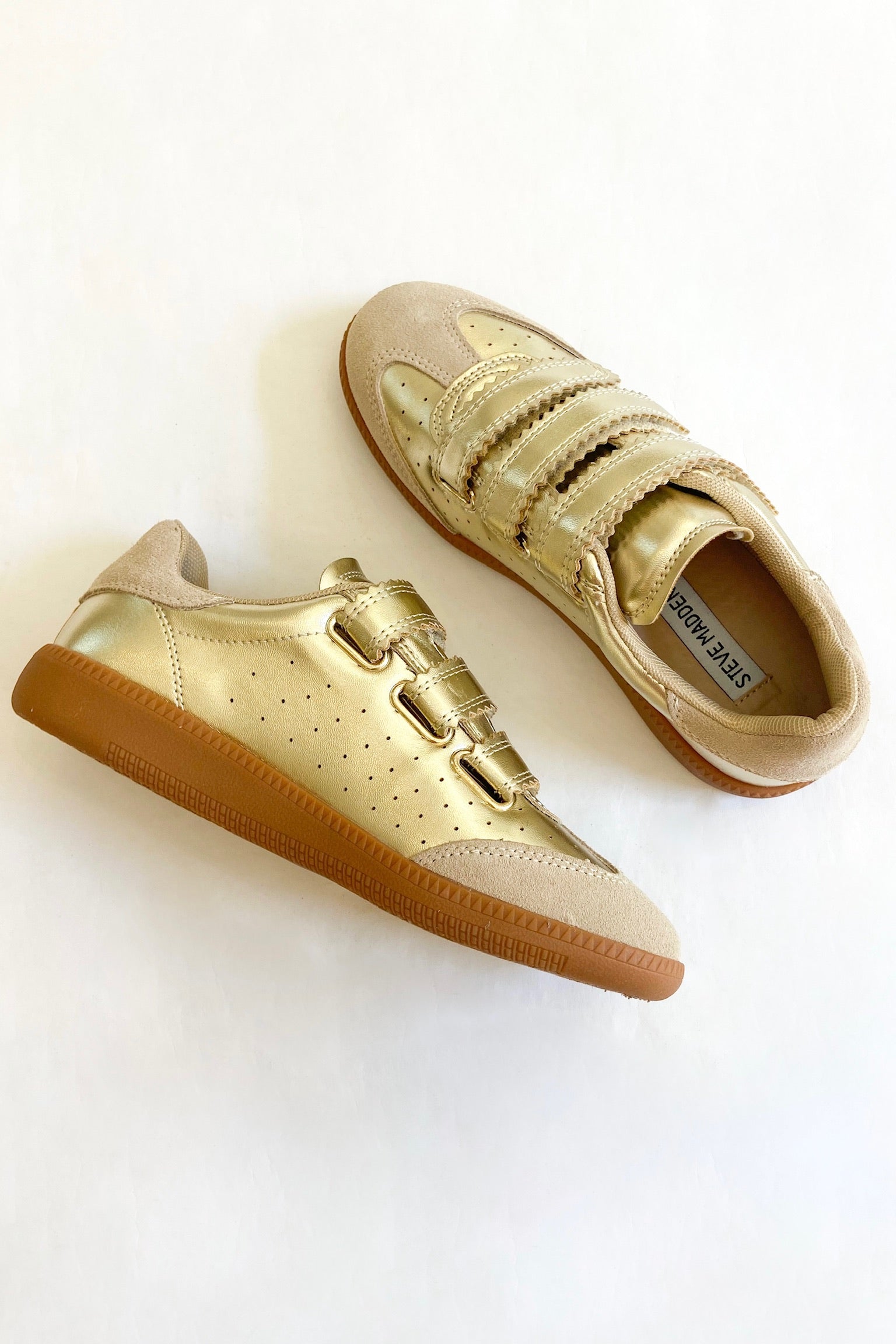 Momentum Sneaker Gold