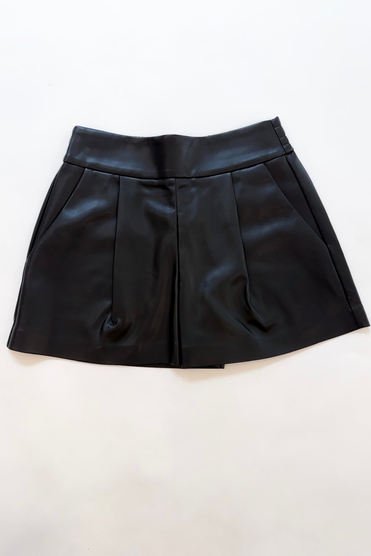 Faux Leather Pleated Short Black